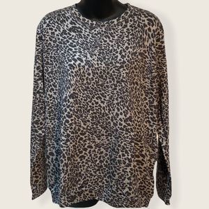 Comfy 2 piece Plus Size Leopard Print Lounge Set.